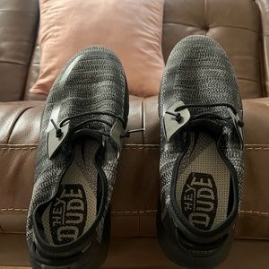 Hey dude tennis shoes. Worn for 2 weeks they’re just too big. Size 12